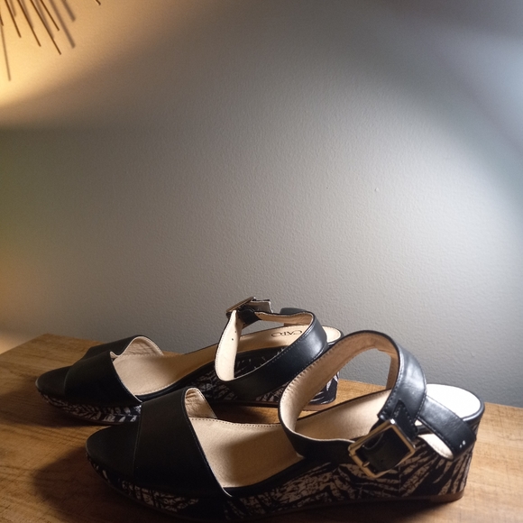 Cato low wedge sandal - Picture 3 of 5
